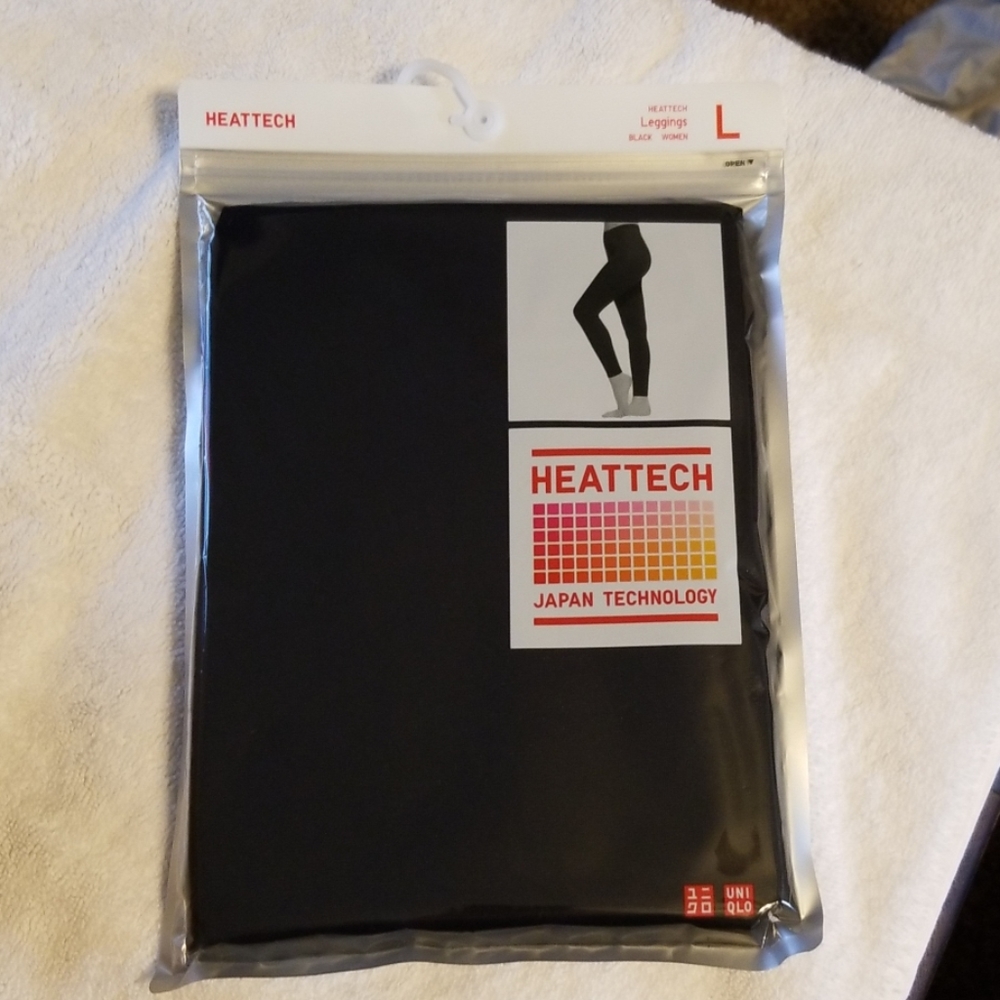 NWT Heattech leggings- Large